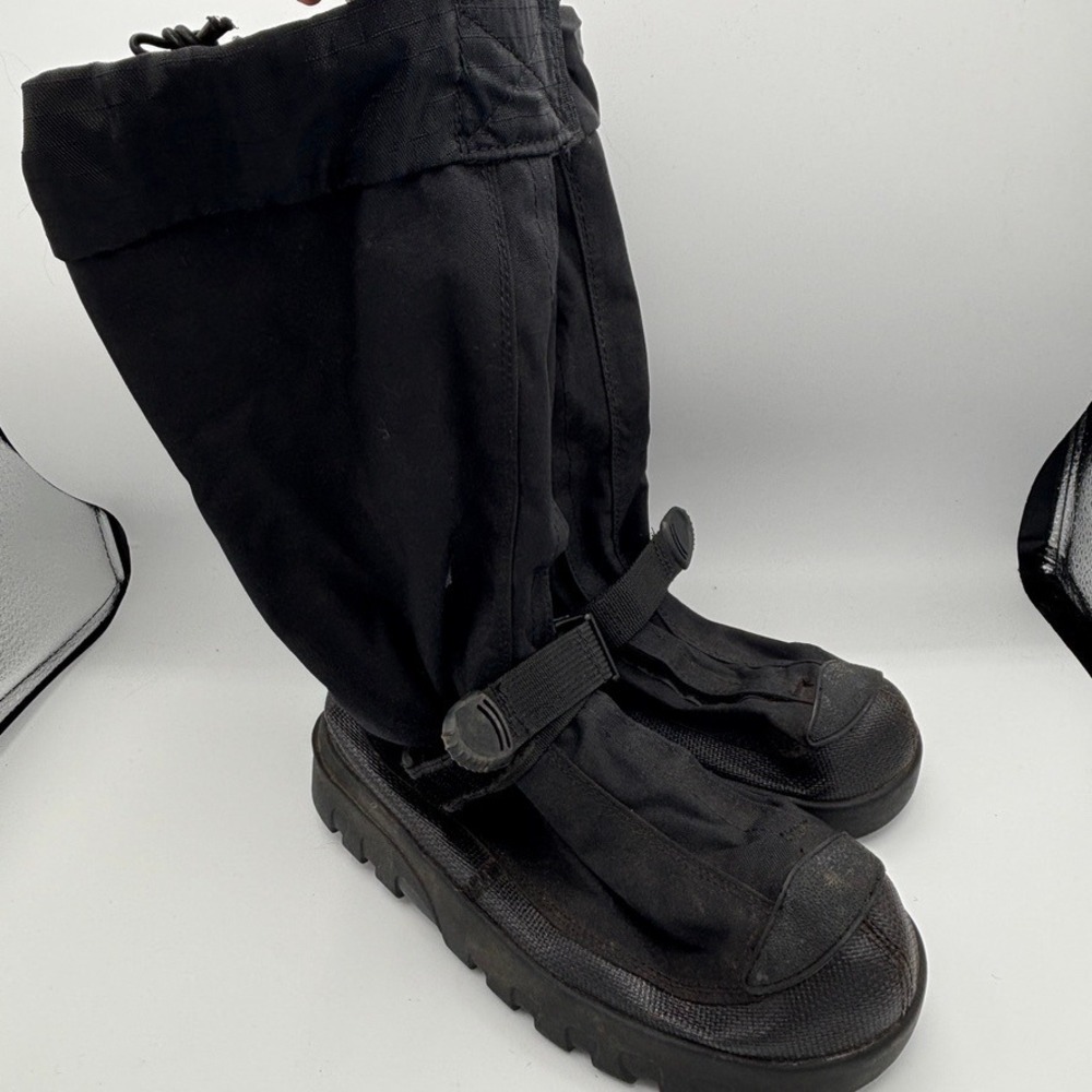 NEOS Overshoe Boots Unisex Sz S Black Waterproof Snow Rain Winter Gear